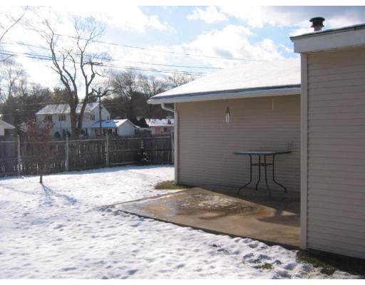 19 McDevitt Road Randolph, MA 02368 - Photo 3 of 8 Gallery Image 3