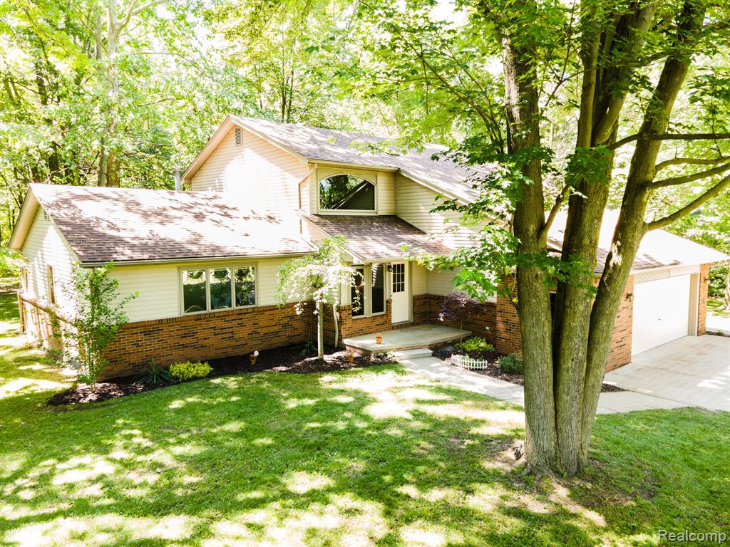 20450 Wahrman Road New Boston, MI 48164 - Photo 1 of 39 Gallery Image 1