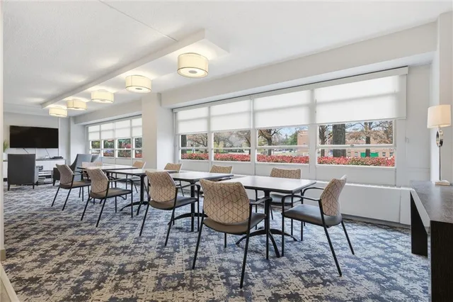 $159,000 | 333 West Meyer Boulevard, Unit 1104, Kansas City, MO 64113