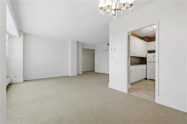 $155,000 | 333 West Meyer Boulevard, Unit 1104, Kansas City, MO 64113
