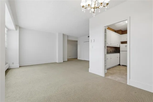 $159,000 | 333 West Meyer Boulevard, Unit 1104, Kansas City, MO 64113