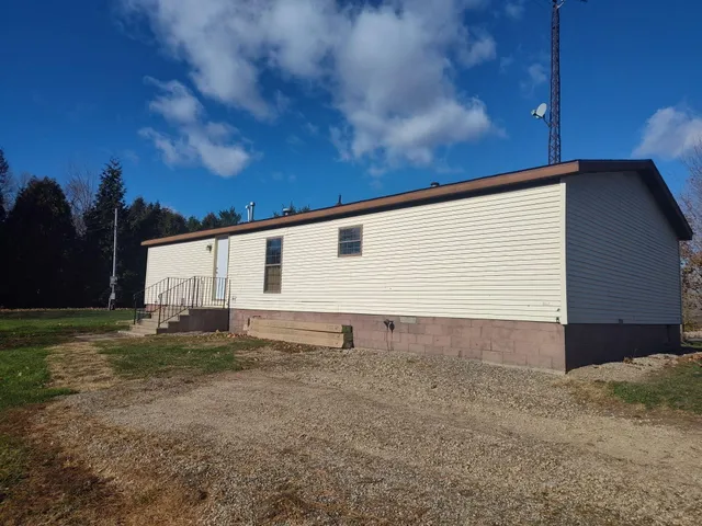 $189,000 | 201 West Hatmaker Road, Coldwater, MI 49036