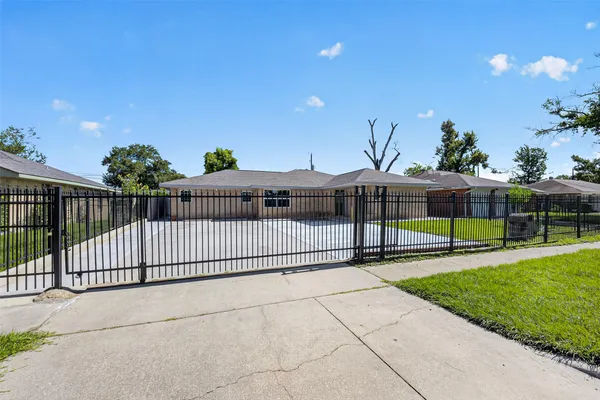$3,000 | 7950 Longridge Drive, Houston, TX 77055