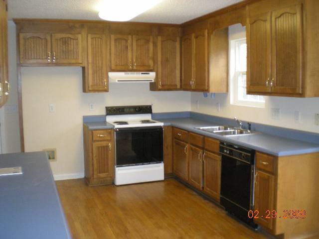 209 Fairway Estates Road Greer, SC 29651 - Photo 2 of 9 Gallery Image 2