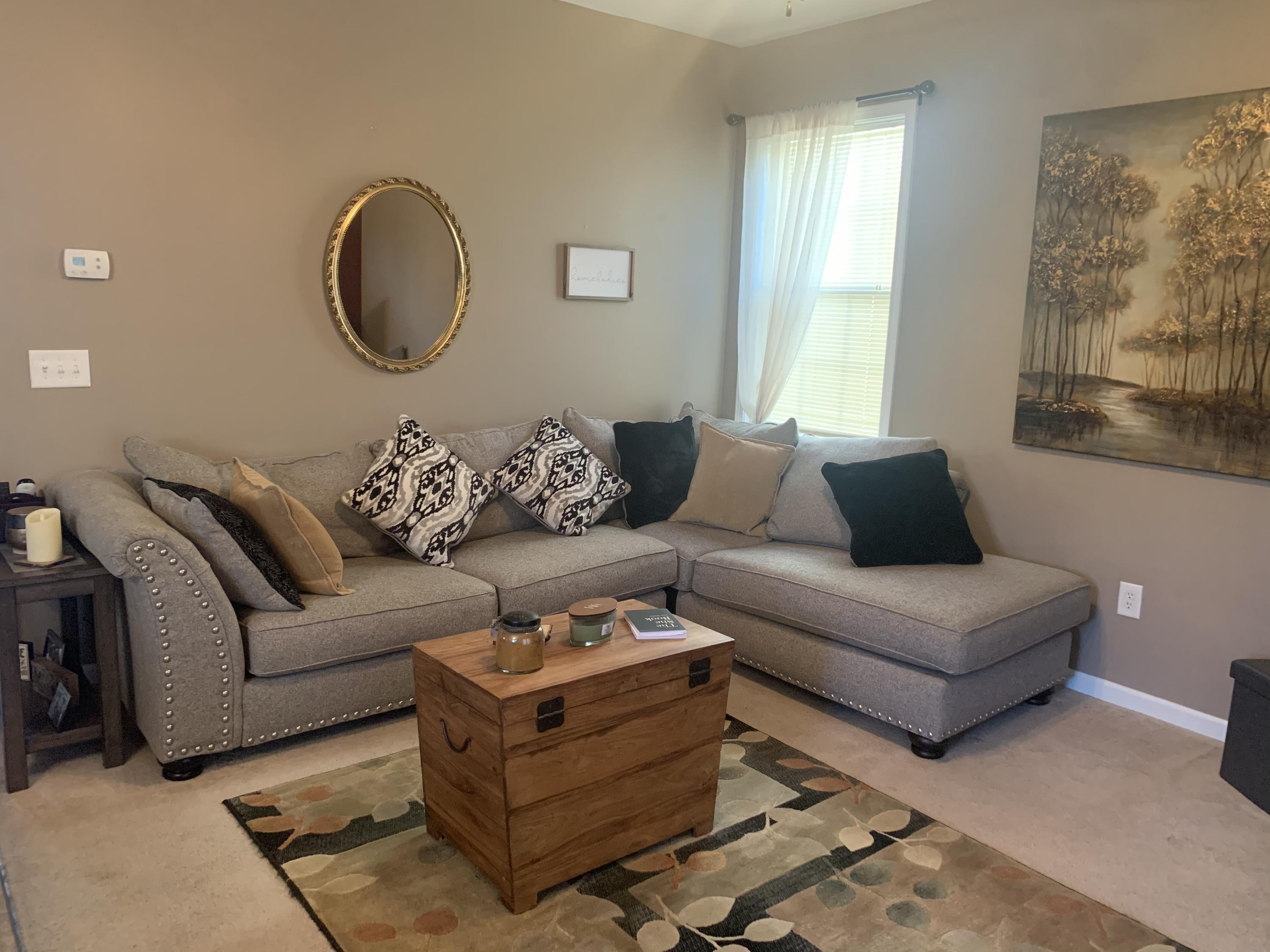 662 Suffolk Road Johnson City, TN 37615 - Photo 11 of 32 Living Room