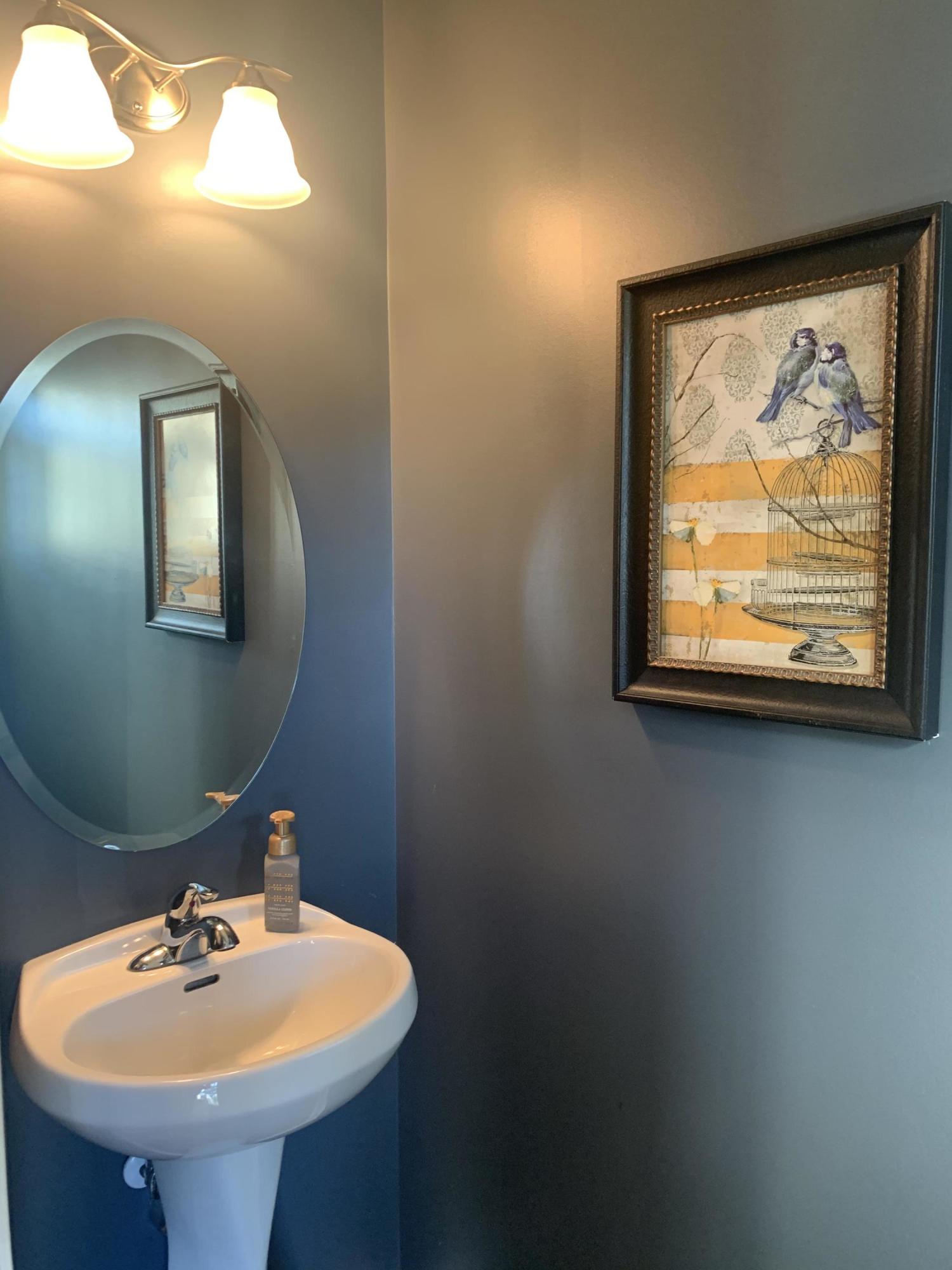 662 Suffolk Road Johnson City, TN 37615 - Photo 8 of 32 Half Bath