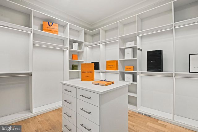 $4,350,540 | 6503 Halls Farm Lane, McLean, VA 22101