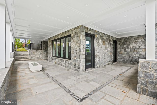 $4,350,540 | 6503 Halls Farm Lane, McLean, VA 22101