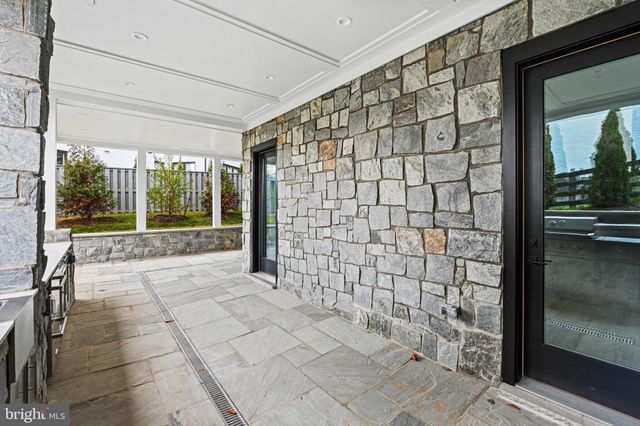 $4,350,540 | 6503 Halls Farm Lane, McLean, VA 22101