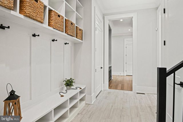 $4,350,540 | 6503 Halls Farm Lane, McLean, VA 22101