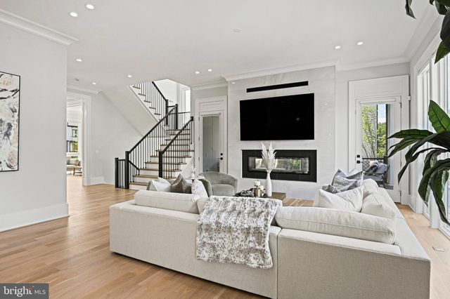 $4,350,540 | 6503 Halls Farm Lane, McLean, VA 22101