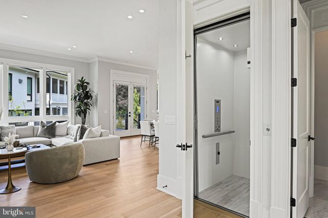 $4,350,540 | 6503 Halls Farm Lane, McLean, VA 22101