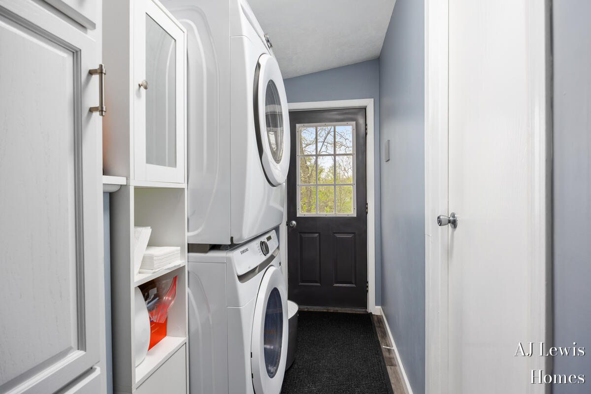 4810 Buehler Road Hastings, MI 49058 - Photo 10 of 25 Main floor Laundry