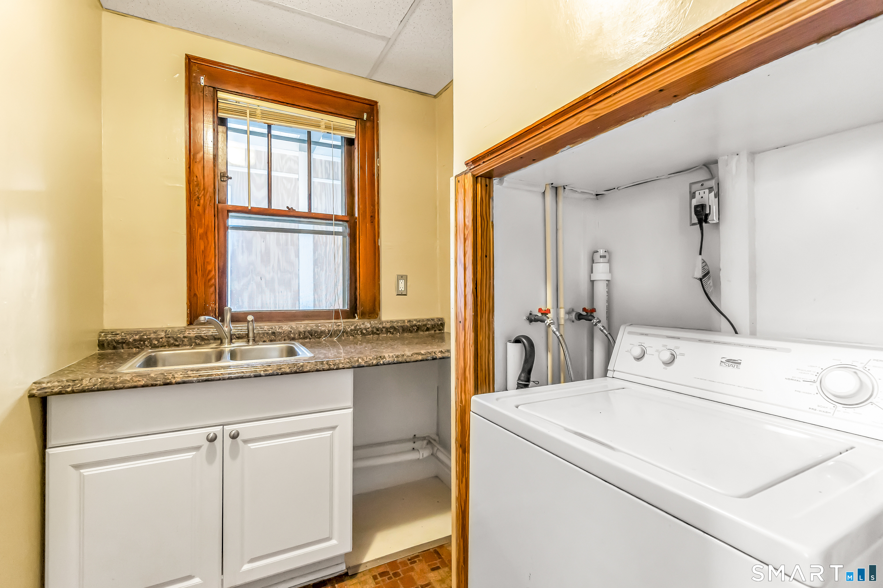 362 Congress Avenue, Unit 2 Waterbury, CT 06708 - Photo 13 of 16 Gallery Image 13