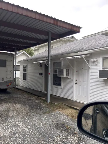 $1,200 | 1006 1/2 Columbia Street, Houston, TX 77008