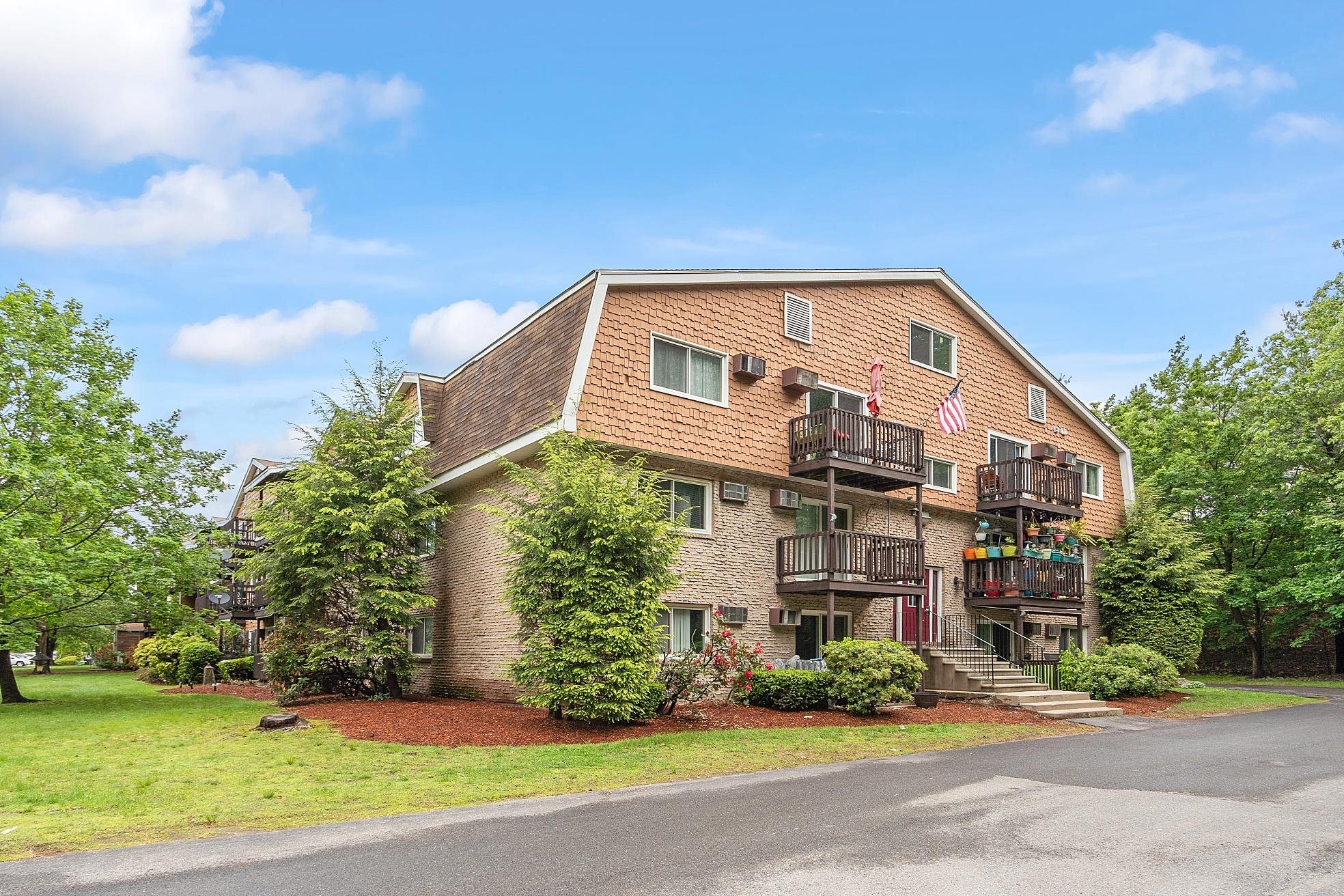 310 Brook Village Road, Unit 26 Nashua, NH 03062 - Photo 1 of 23