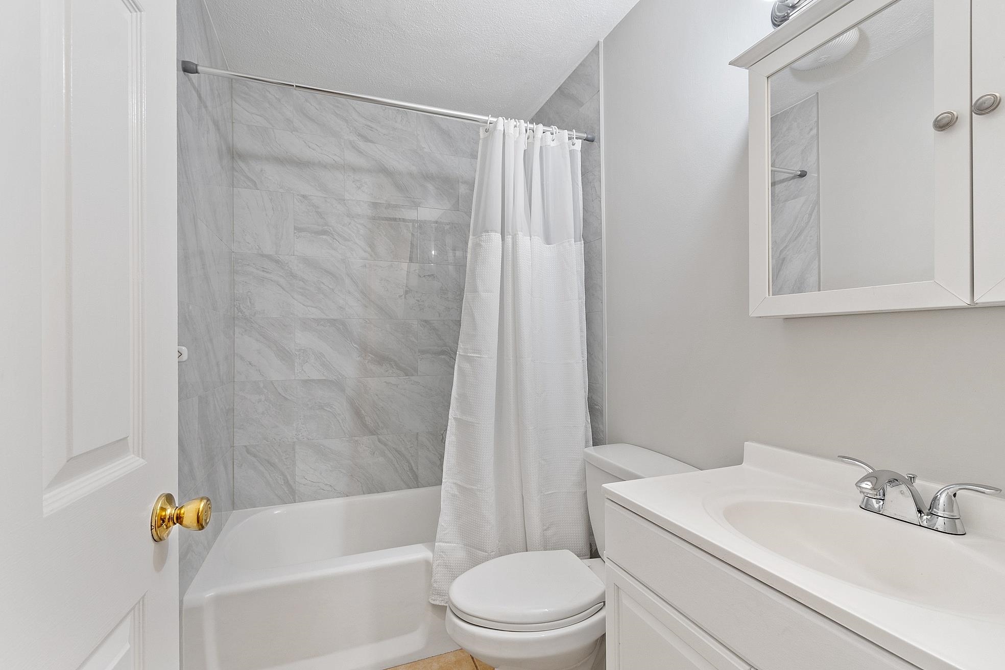 310 Brook Village Road, Unit 26 Nashua, NH 03062 - Photo 11 of 23