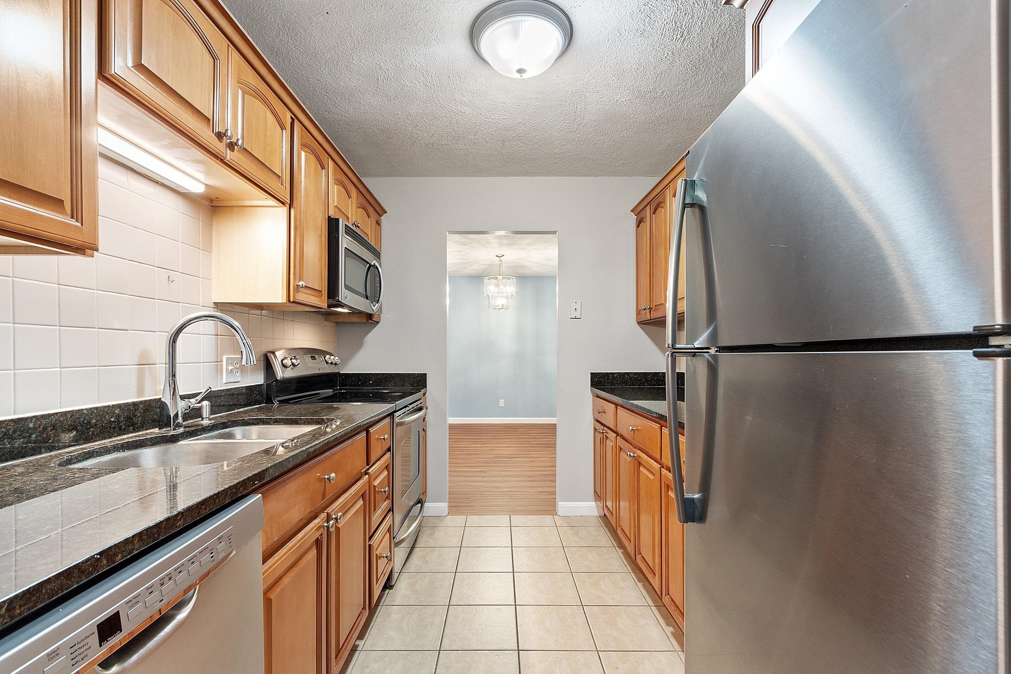 310 Brook Village Road, Unit 26 Nashua, NH 03062 - Photo 5 of 23