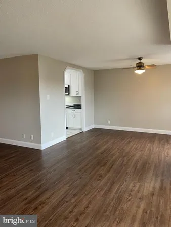 $2,300 | 205 Yoakum Parkway, Unit 804, Alexandria, VA 22304