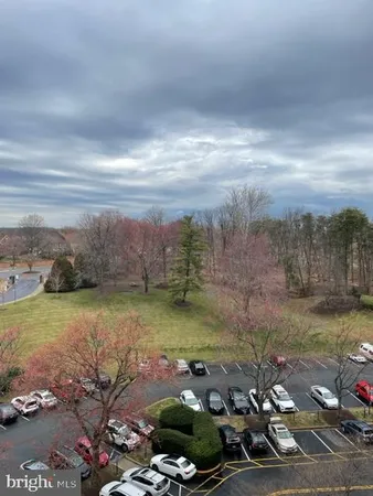 $2,300 | 205 Yoakum Parkway, Unit 804, Alexandria, VA 22304