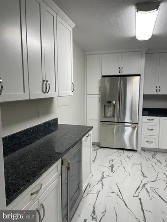 $2,300 | 205 Yoakum Parkway, Unit 804, Alexandria, VA 22304