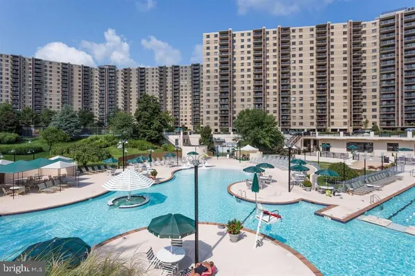 $2,300 | 205 Yoakum Parkway, Unit 804, Alexandria, VA 22304