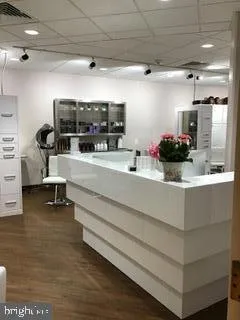 $2,300 | 205 Yoakum Parkway, Unit 804, Alexandria, VA 22304