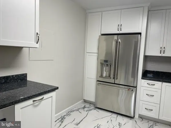 $2,300 | 205 Yoakum Parkway, Unit 804, Alexandria, VA 22304