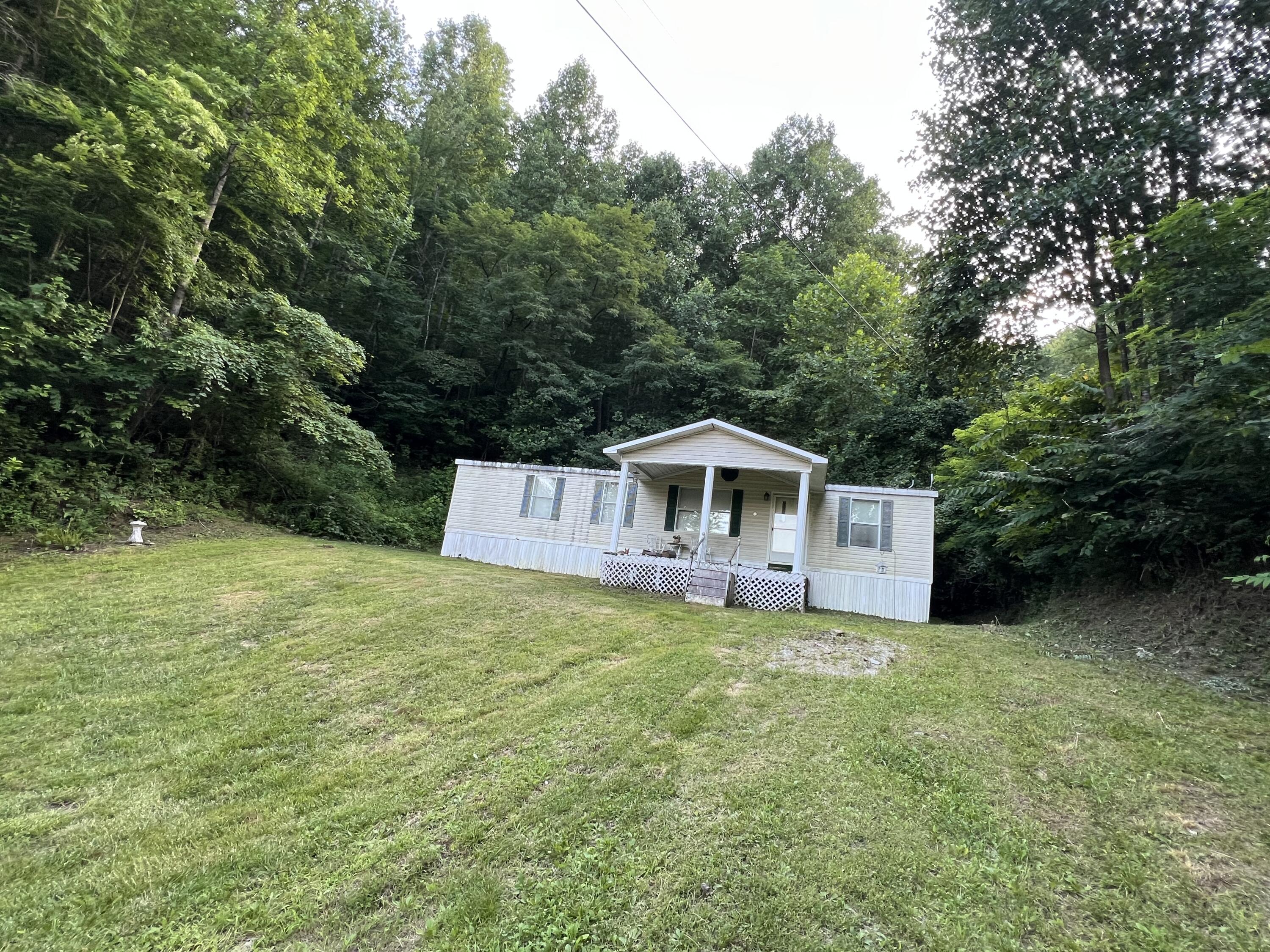 697 Hampton Cemetery Road Girdler, KY 40943 - Photo 2 of 4 IMG_2378