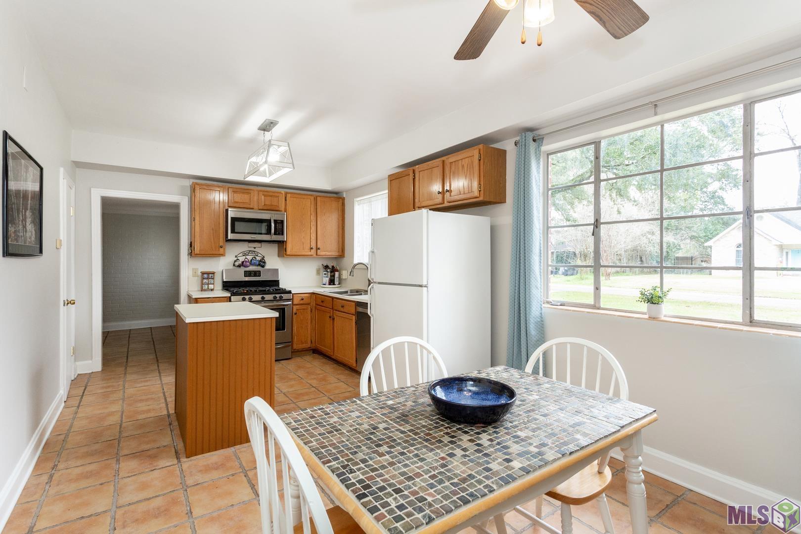 9042 Redbud Street Baton Rouge, LA 70815 - Photo 7 of 19 Gallery Image 7