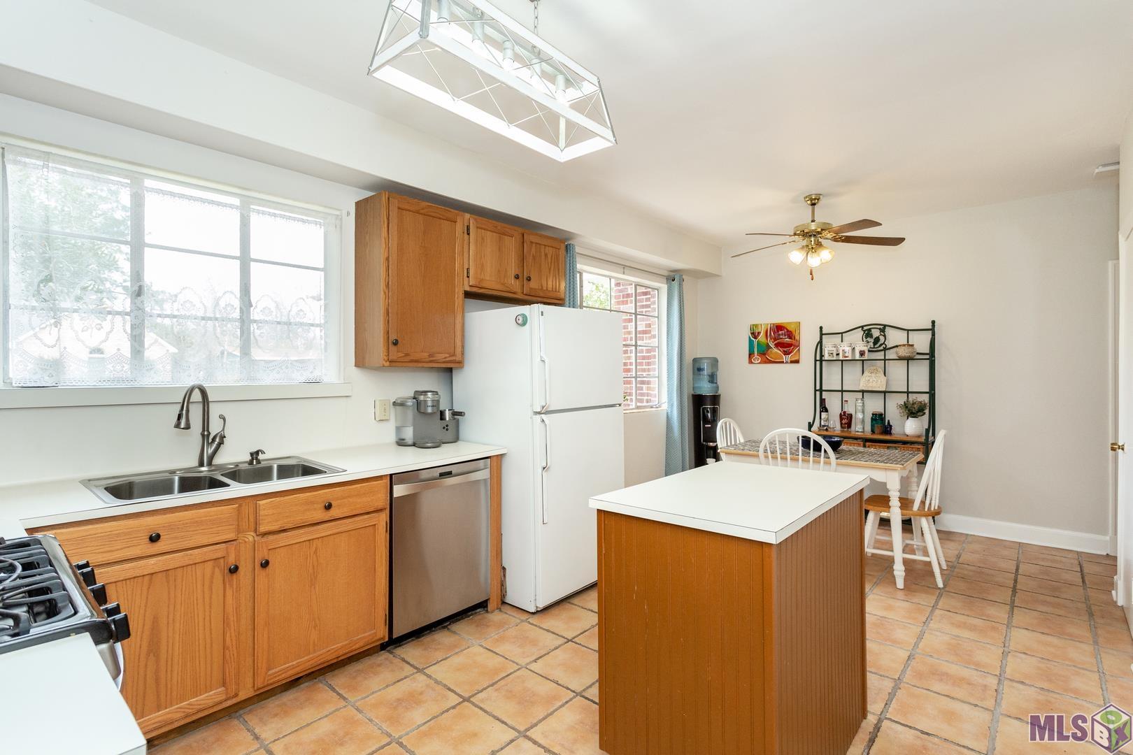 9042 Redbud Street Baton Rouge, LA 70815 - Photo 9 of 19 Gallery Image 9