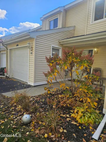 $1,600 | 59 Winners Circle, Saratoga Springs, NY 12866