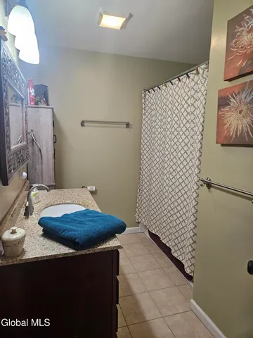 $1,600 | 59 Winners Circle, Saratoga Springs, NY 12866