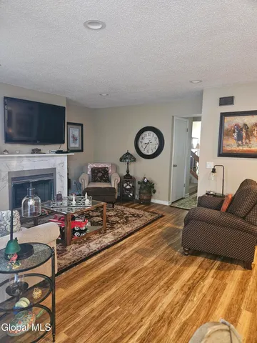 $1,600 | 59 Winners Circle, Saratoga Springs, NY 12866