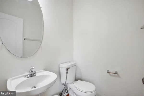 $749,900 | 13080 Park Crescent Circle, Herndon, VA 20171