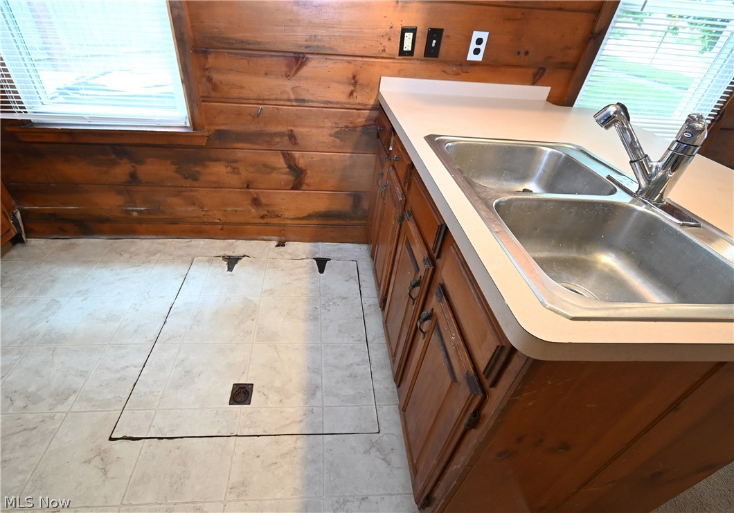 1714 Randall Road Cleveland, OH 44113 - Photo 9 of 17 Gallery Image 9