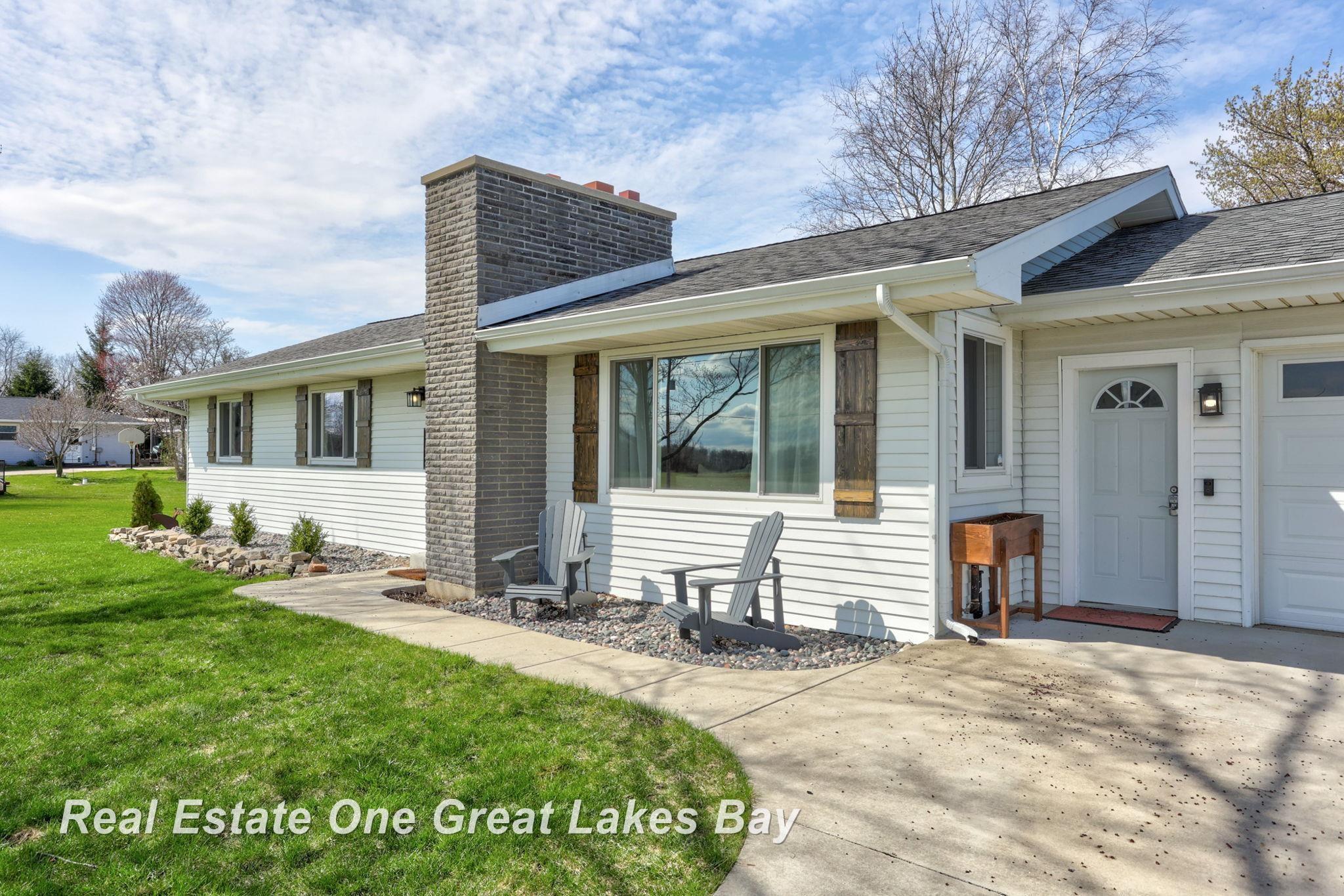 7130 Pierce Road Freeland, MI 48623 - Photo 4 of 48 Gallery Image 4