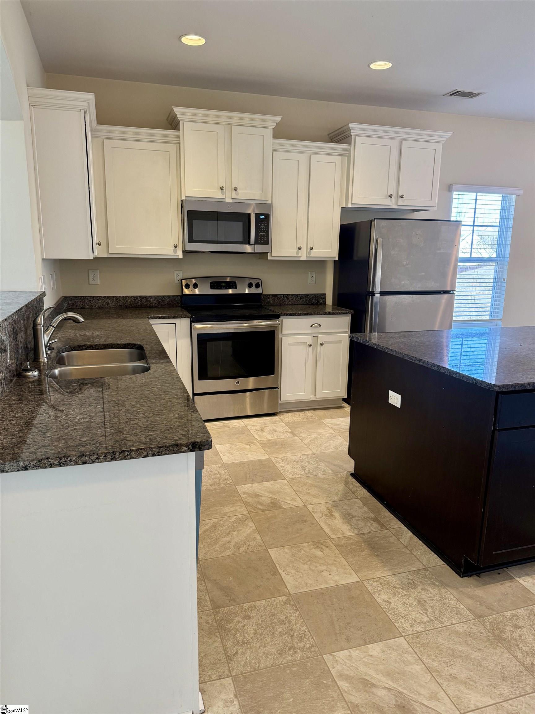 450 Lynnell Way Moore, SC 29369 - Photo 4 of 17