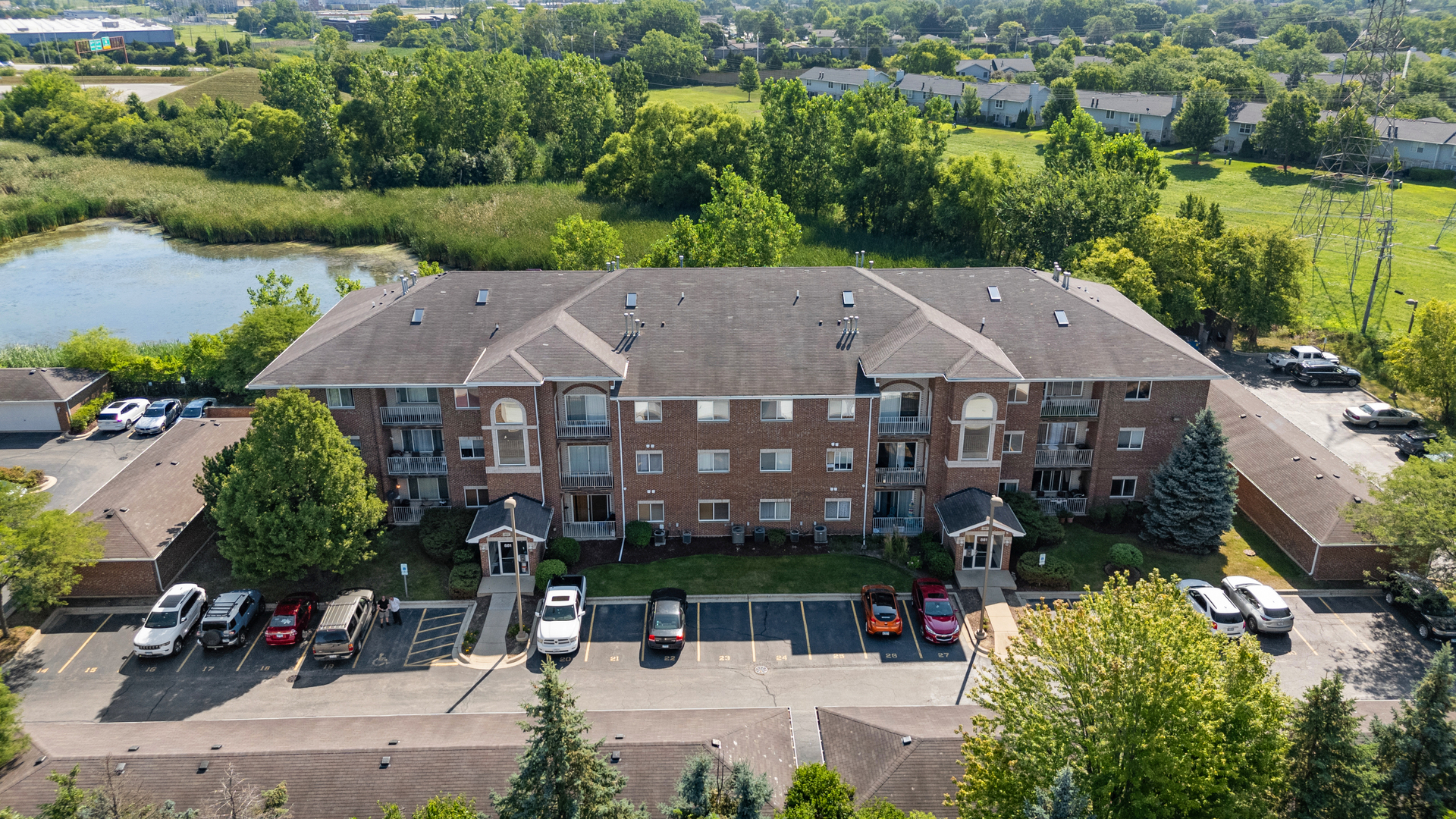 941 North Swift Road, Unit 301 Addison, IL 60101 - Photo 2 of 15 Gallery Image 2