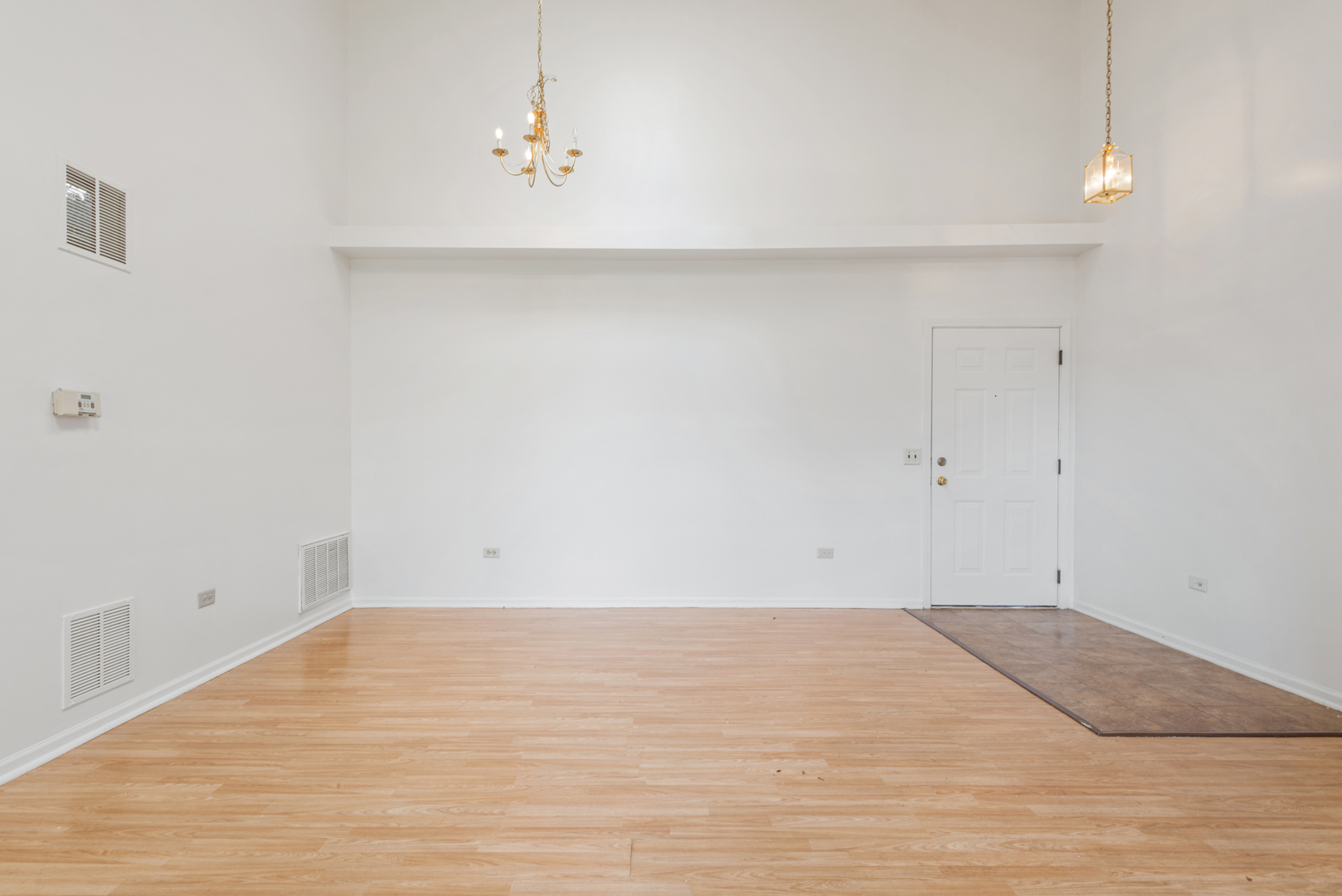 941 North Swift Road, Unit 301 Addison, IL 60101 - Photo 10 of 15 Gallery Image 10