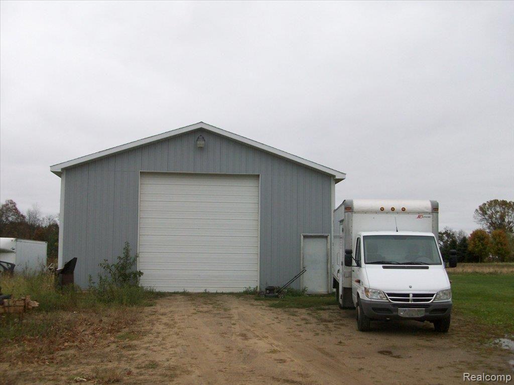 POLE BARN