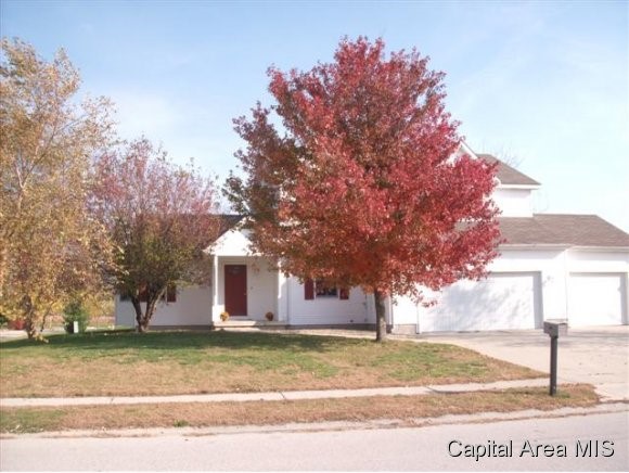 302 Bristol Road Chatham, IL 62629 - Photo 1 of 12 Gallery Image 1