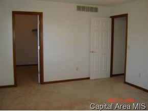 302 Bristol Road Chatham, IL 62629 - Photo 7 of 12 Gallery Image 7