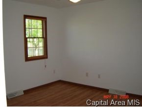 302 Bristol Road Chatham, IL 62629 - Photo 9 of 12 Gallery Image 9