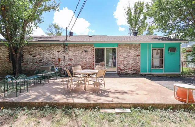 $239,900 | 715 Sun Valley Drive, Duncanville, TX 75116