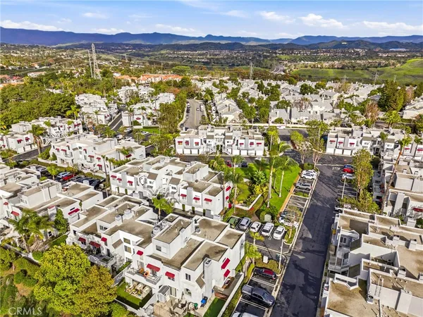 $565,000 | 27743 Zircon, Unit 104, Mission Viejo, CA 92691