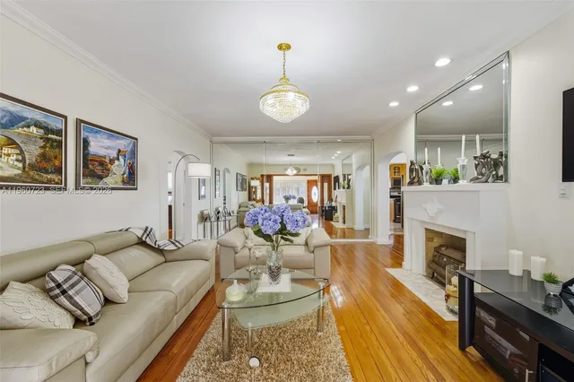 $1,375,000 | Surfside, Surfside, FL 33154