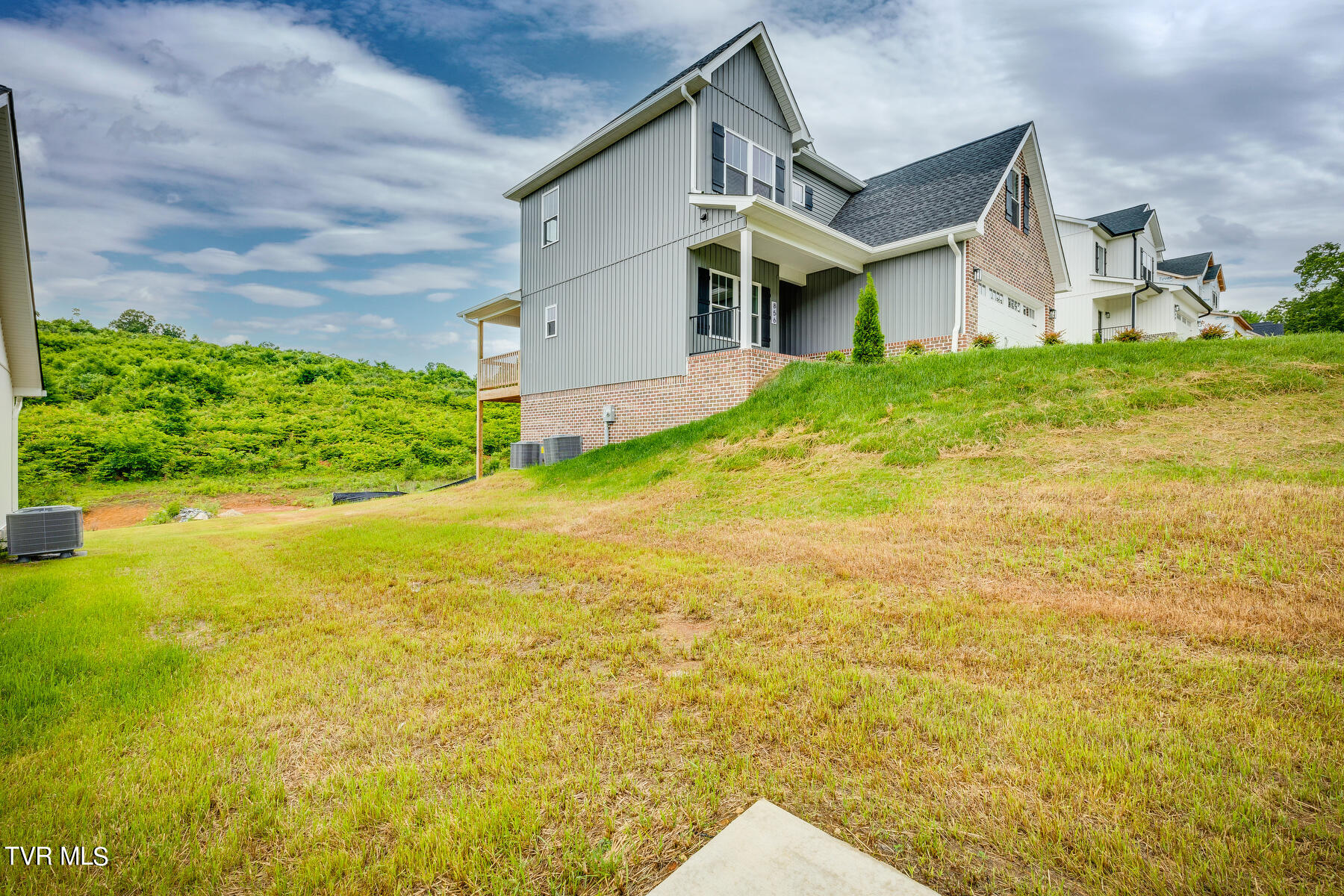 856 Granby Road Kingsport, TN 37660 - Photo 4 of 35 004