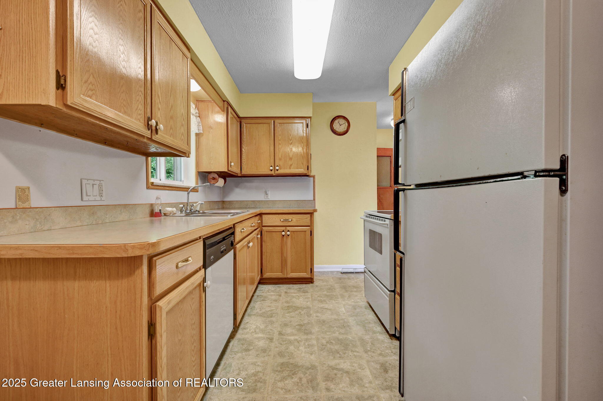 14455 Boichot Road Lansing, MI 48906 - Photo 8 of 28 40-web-or-mls-Open Ended Media-40