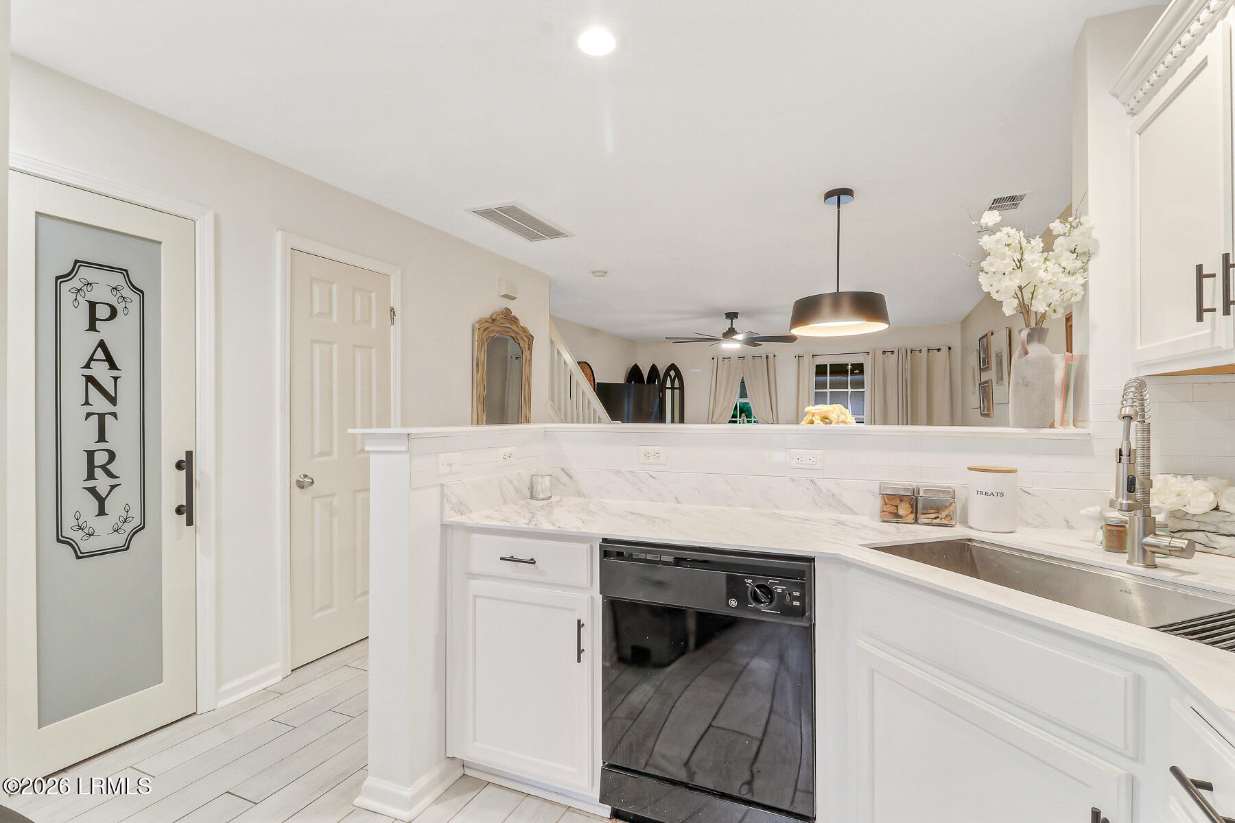 258 North Circle Bluffton, SC 29910 - Photo 7 of 28 258 North Circle_-6